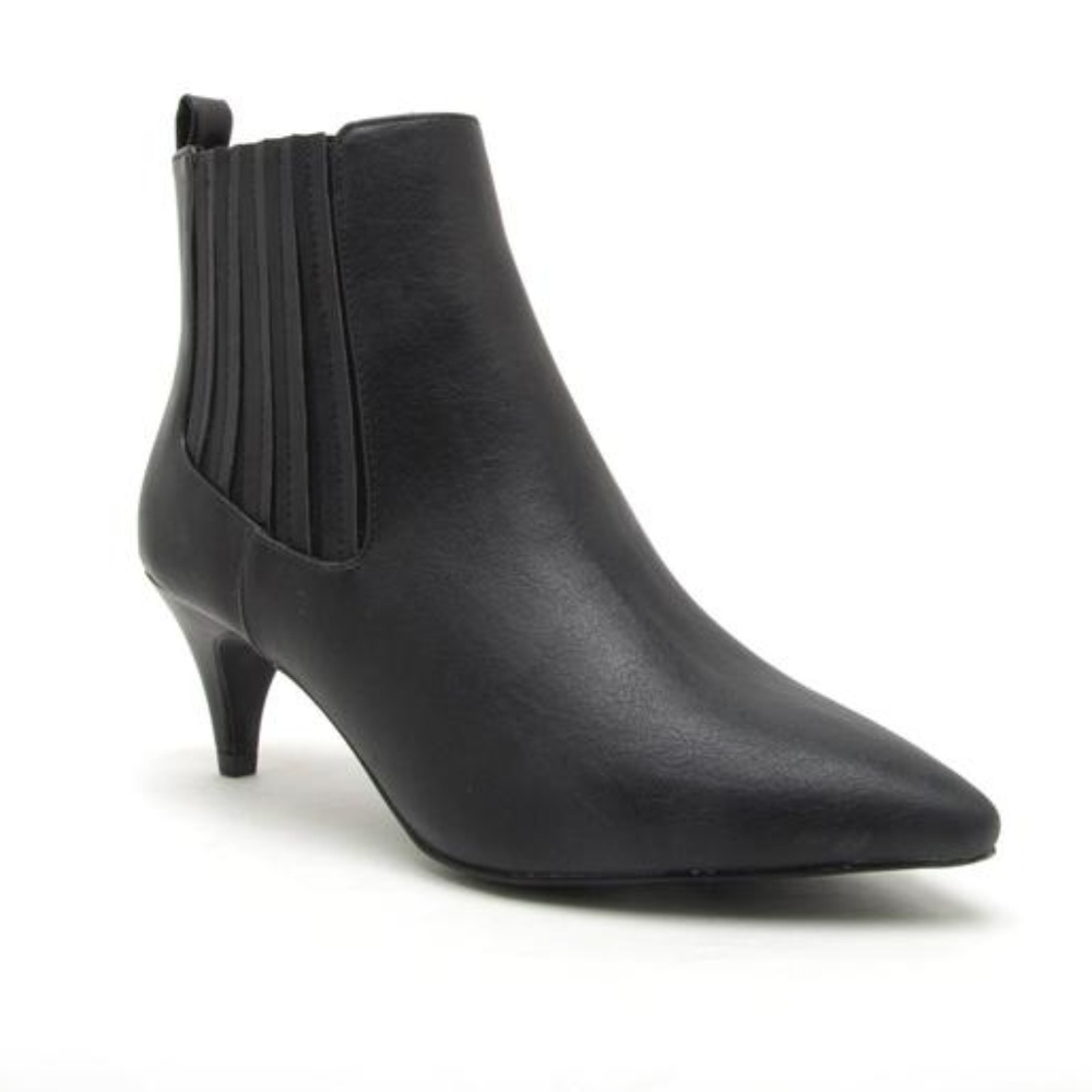 NWT QUPID Low Heel Vegan Leather Ruched Bootie - Picture 2 of 5